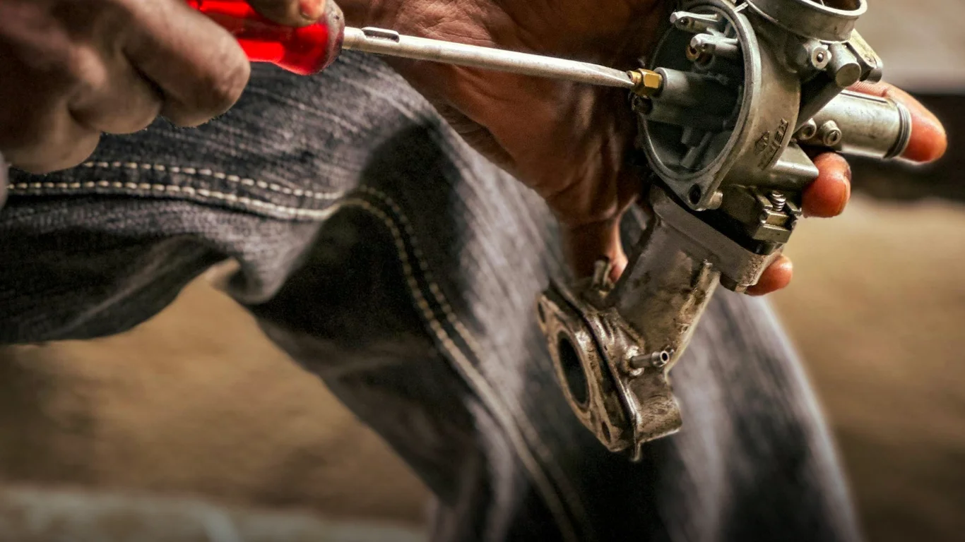 خدمات تركيب وصيانة كاميرات مراقبة الظهر